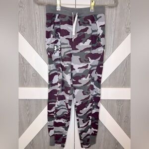 B5.14 Under Armour Boy's Rival Printed Camo Joggers Sweatpants YXL